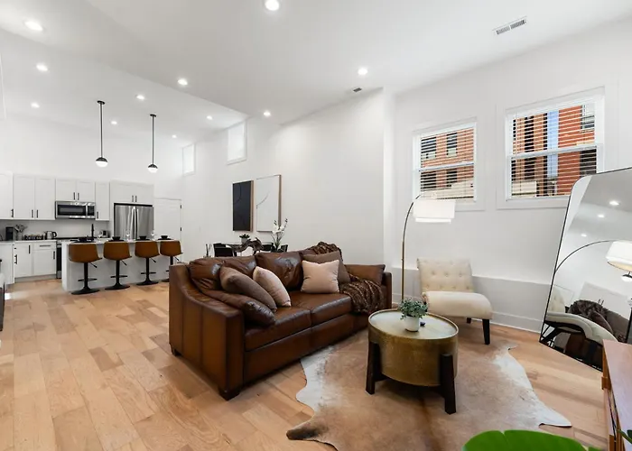 Vibrant West Town Perfect For Families Chicago