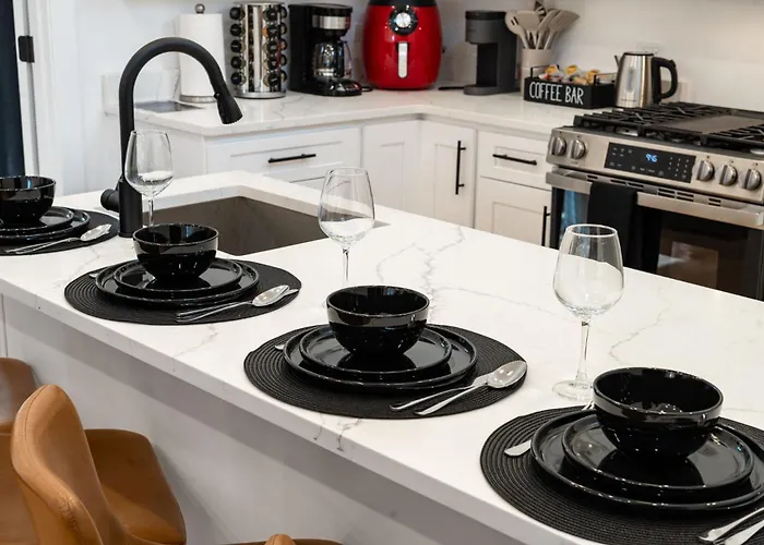 Vibrant West Town Perfect For Families *