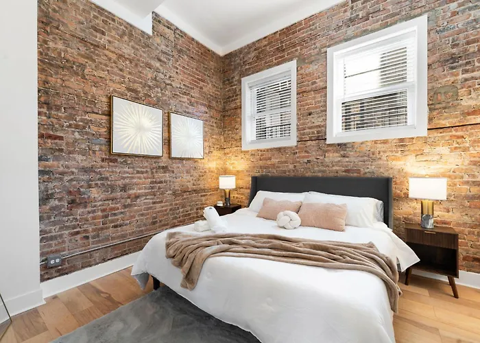 Vibrant West Town Perfect For Families