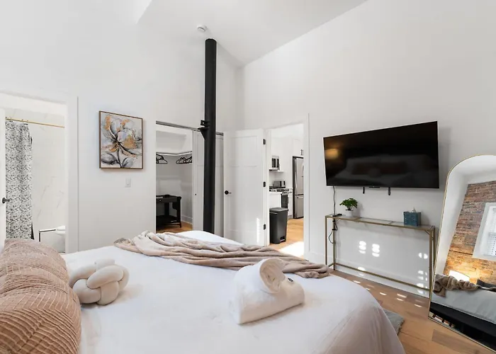 Vibrant West Town Perfect For Families * Chicago